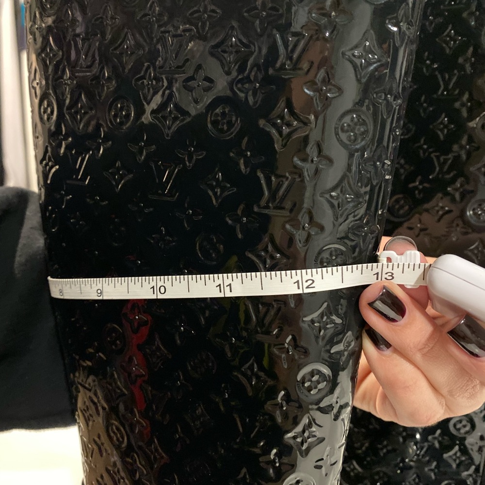 LV rain boot.. - Picture 4 of 7